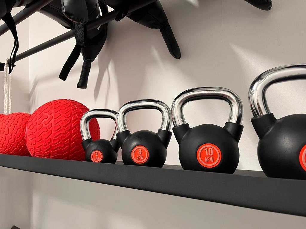 Kettlebells de 4 à 10 kg disponibles au studio